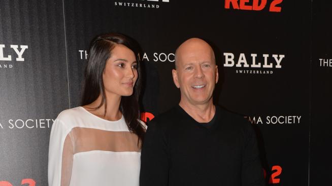 Брус Уилис отиде на премиера по дънки