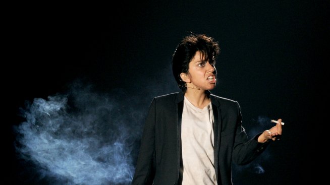 Гага и Ъшър помагат на Клинтън в благотворителна инициатива