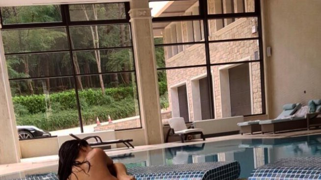 Чар или бедствие: Моника Валериева свали дрехите