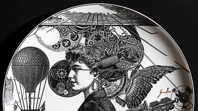 Порцелан, стъкло и колаж в „Това което Толкова Такова“