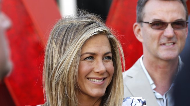 Анистън дава ултиматум на гаджето да спре контактите си с бивша