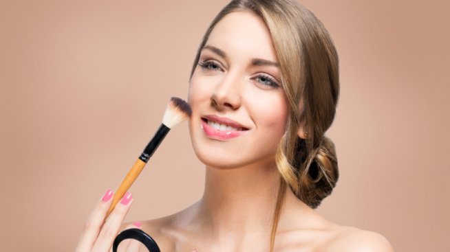 Как да прикрием акне с грим?