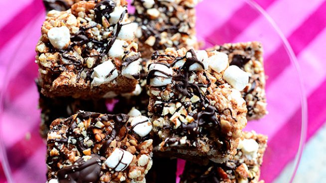 Шоколадово-бонбонен десерт