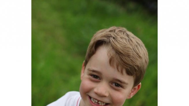 Принц Джордж става на 6