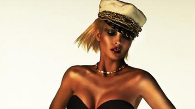 Цвят и сексапил от тунизийката Хана