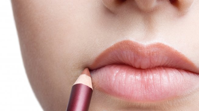 Грешки, които правим с молива за устни