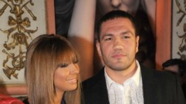 Андреа разпъната на кръст на рождения си ден