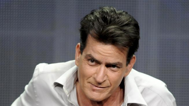 Зловеща версия: Чарли Шийн болен от СПИН?