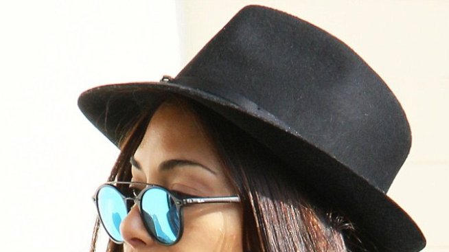 Никол Шерцингер се появи с подпухнали устни