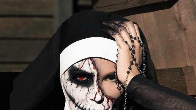 Николета и Мегз: Грях, бременност и кръв за Хелоуин