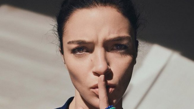 Кактуси, бижута и Мариакарла Босконо