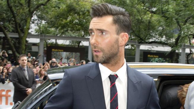 Адам Лавин планира две сватби