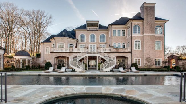 Кели Кларксън продаде луксозно имение за 9 милиона долара