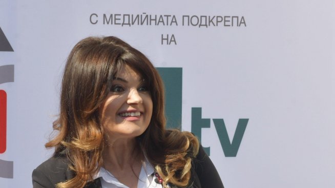 Петя Дикова роди момче, щастливият вестоносец – таткото