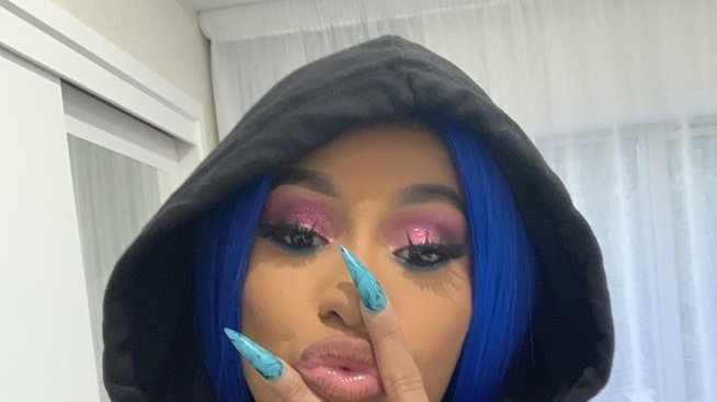 Карди Би оставя квартирата, мести се при Офсет