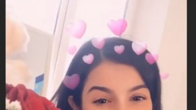 Мегз – на романтична вълна в ареста: Гаджето й изпратило цветя