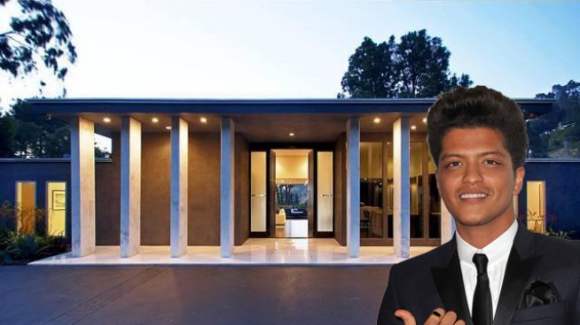 В лъскавото имение на Бруно Марс