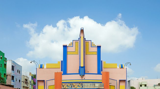 Ярките фасади на индийските киносалони