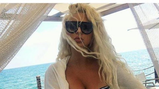 Андреа полудя по селфитата... със стик