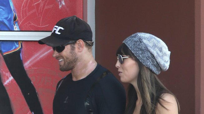 Келън Луц излиза с модел