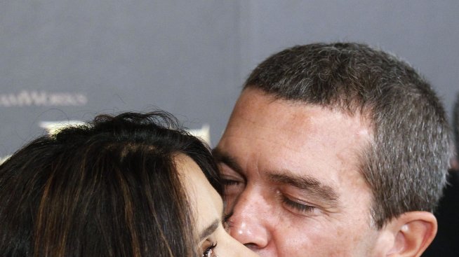 Бандерас подарил на Салма Хайек две маймуни преди години