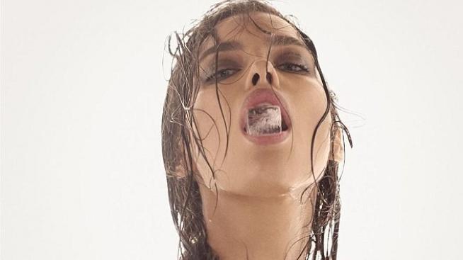 Сексапил, лед... Просто Ирина Шейк!