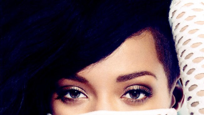 Риана се учи от съдбата в движение