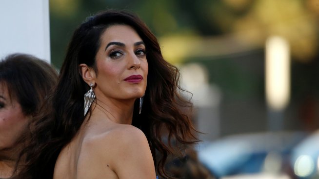 Амал Клуни с „главна роля“. Става водеща на ежегодния бал в „Метрополитън“