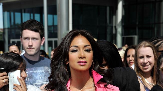 Никол Шерцингер: Толкова съм самотна, че каня служителите си на вечеря