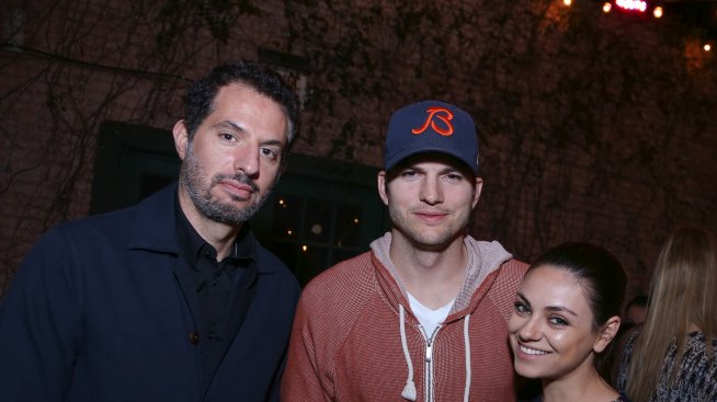 Аштън и Мила се ожениха тайно