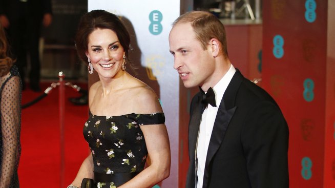 Защо Уилям и Кейт не се държат за ръка на публично място?