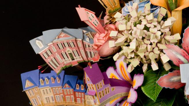 Къща върху цвете