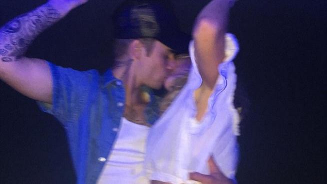 Бийбър отново влюбен, намери заместничка на Селена