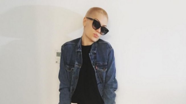 Джеси Джей си обръсна главата