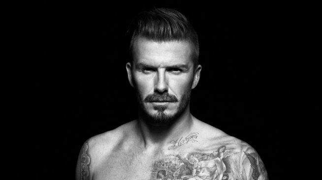 Бекъм отново съблазнява в реклама на бельо