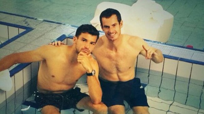 Григор Димитров се забавлява със съперника си Анди Мъри