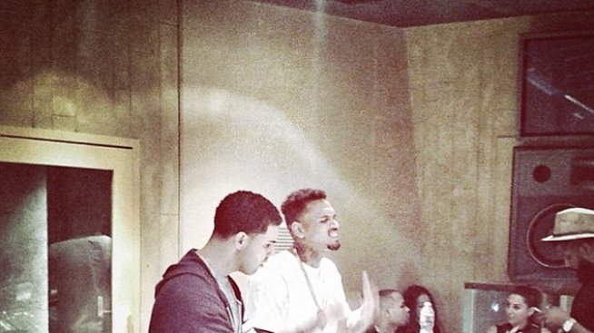 Дрейк и Крис Браун заровиха томахавката