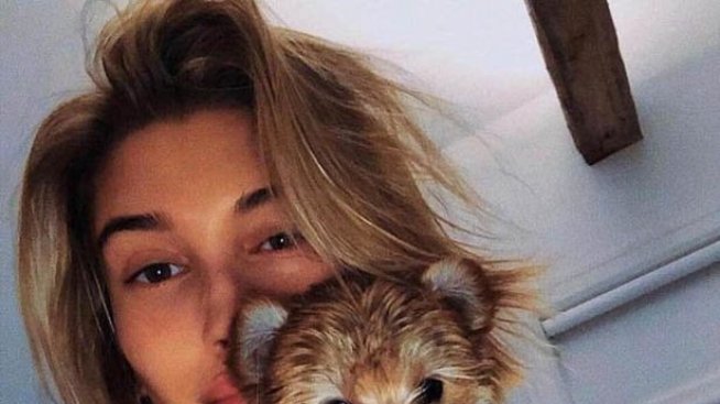 Фенове скочиха на Хейли Бийбър – тормозела кучето си
