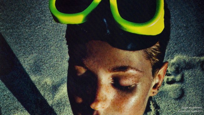 Хубавата, гола Ерин Хедъртън за „Еlle”