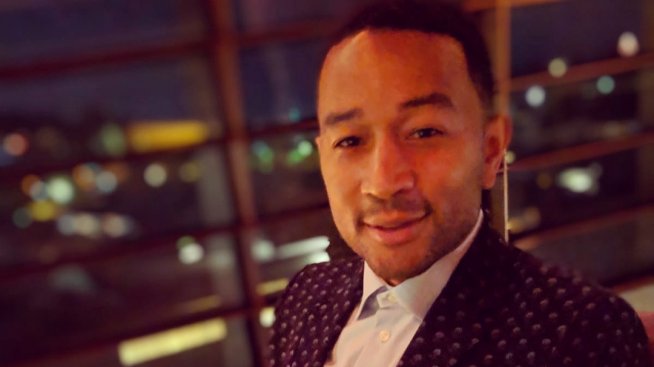 Криси Тейгън с тематично парти за Джон Леджънд