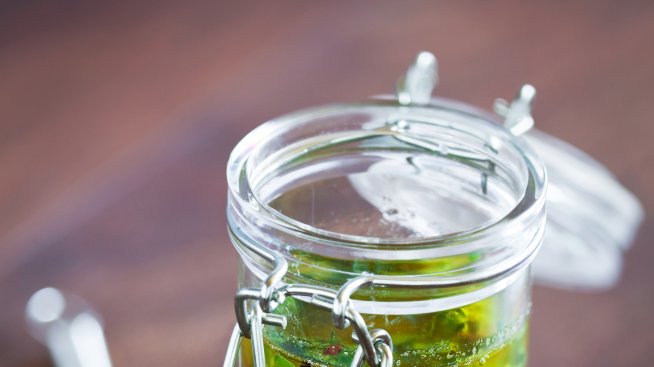 Защо е по-добре сами да приготвяте дресинга за салата