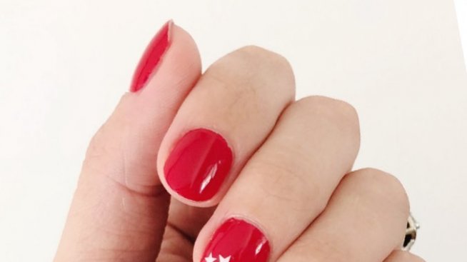 Как да си направите: Маникюр със звезди