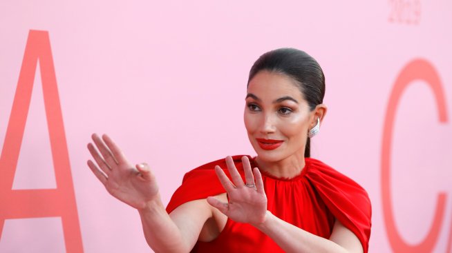 Чакай! Лили Олдридж вече е руса