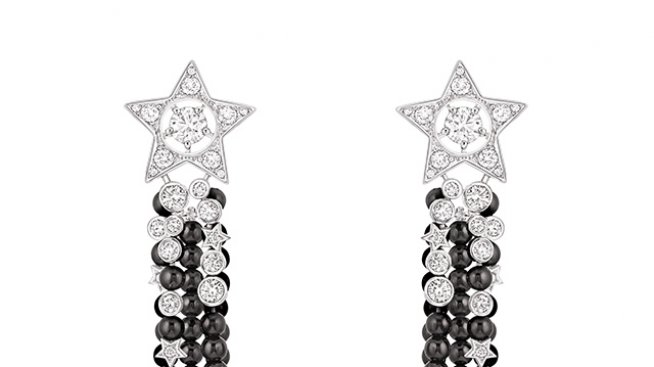 Коледа в комети и диаманти