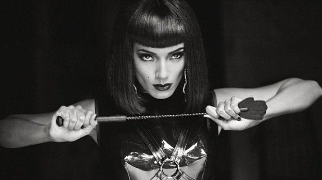 Малко садо-мазо от един оттеглил се ангел