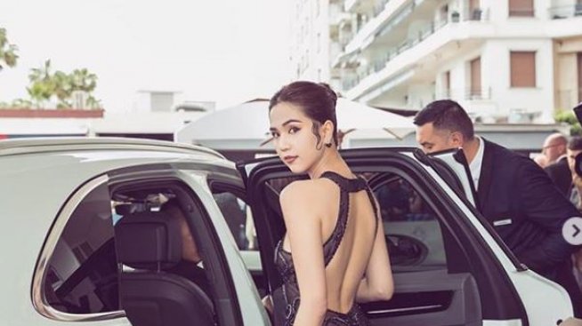 Виетнам с нови закони за облекло заради секси тоалет на модел