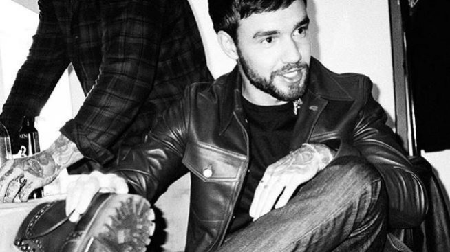 Лиъм луд по Наоми Кембъл от месеци