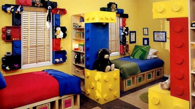 Детска стая с LEGO интериор