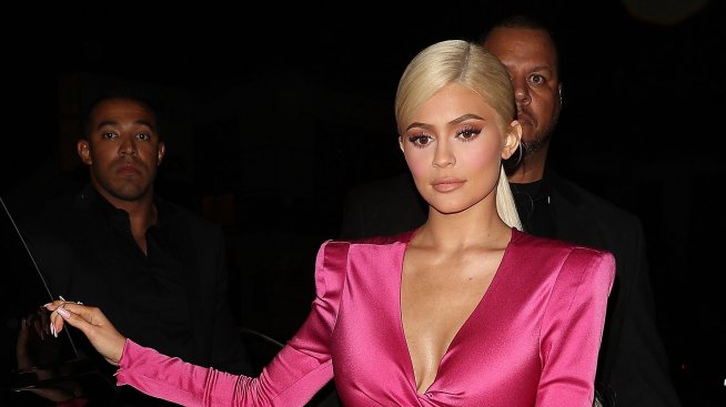 Зарадваха Кайли с ретро Ролс Ройс за рождения й ден