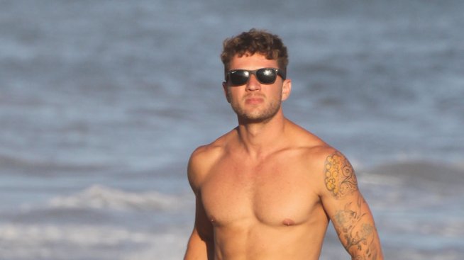 Как да имате корем като на Райън Филип